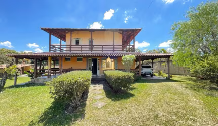 Casa à Venda Nova Esmeraldas: 6 Quartos, Área Gourmet, Pomar e 2.205m²!