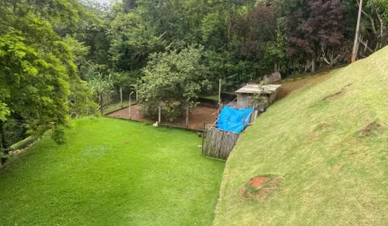 VENDO LINDA CHÁCARA NO VILLAGIO FAZENDÃO CASA 04 DORMS/SUITE FREITAS SJCAMPOS-SP