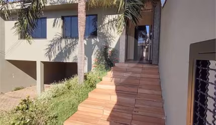 Casa com 4 quartos à venda ou para locação em Vila Cidade Universitária - SP