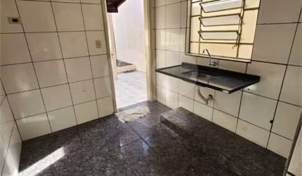 Casa com 3 quartos à venda em Vila Falcão - SP
