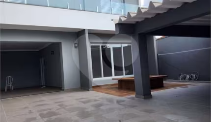 Casa com 8 quartos à venda em Vila Frutuoso Dias - SP