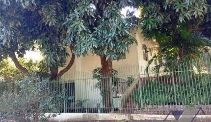 Terreno em excelente localização, no centro da cidade, perfeito para construir imóvel residencial ou comercial.