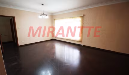 Casa terrea de 211m² com 3 quartos em Santana