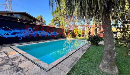 Cond. fechado de 370m² com 3 quartos em Caraguata