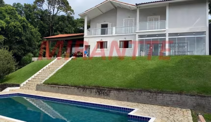 Cond. fechado de 273.26m² com 4 quartos em Caraguata