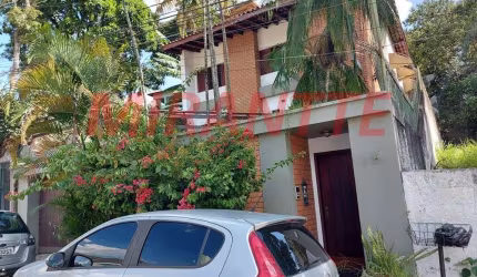 Sobrado de 326m² com 3 quartos em Horto Florestal