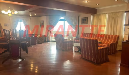 Apartamento de 272m² com 4 quartos em Água Fria