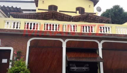 Sobrado de 251m² com 4 quartos em Freguesia do
