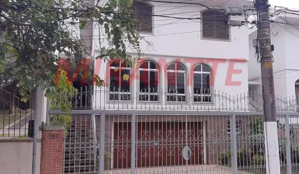 Sobrado de 290m² com 4 quartos em Santana