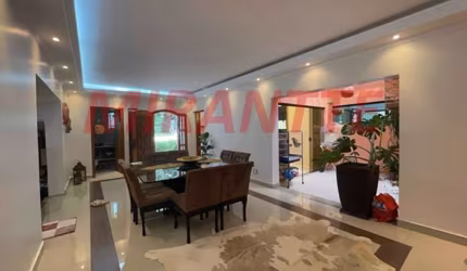 Sobrado de 422m² com 3 quartos em Tremembe