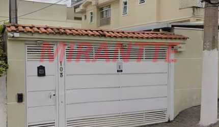 Cond. fechado de 60m² com 2 quartos em Vila Mazzei