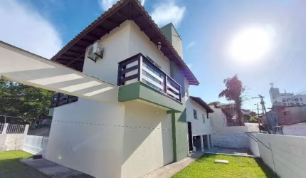 Casa de 2 dormitórios para locação no João Paulo