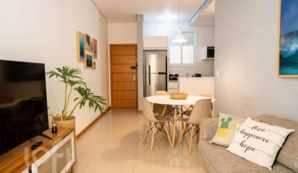 Apartamento à venda em Lagoa Pequena com 67 m², 2