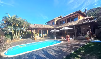 Casa na 3 dormitórios na Lagoa da Conceição