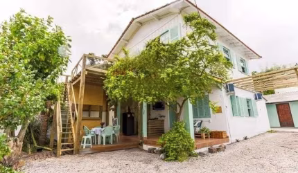 Casa residencial de 6 dormitórios na Lagoa