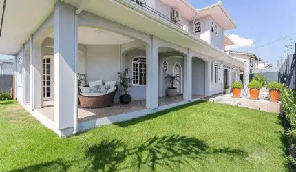Casa de 4 dormitórios no Jardim Atlântico