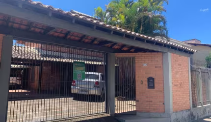 Casa à venda em Córrego Grande com 154 m², 4 quart