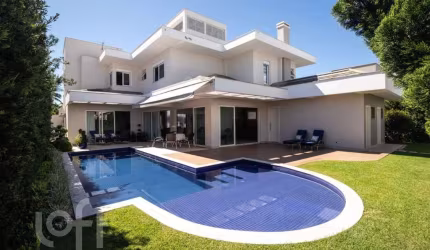 Casa à venda em Jurere Oeste com 470 m², 4 quartos