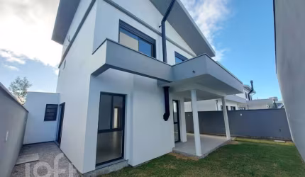 Casa à venda em Campeche Central com 149 m², 3 qua