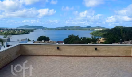 Casa à venda em Canto da Lagoa com 209 m², 4 quart