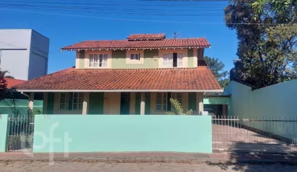 Casa à venda em Campeche Leste com 160 m², 6 quart