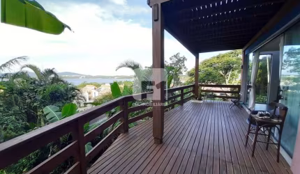 Casa de 4 dormitórois no Canto da Lagoa