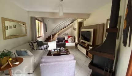Casa à venda em Lagoa da Conceição com 250 m², 5 q
