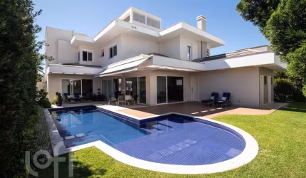 Casa à venda em Jurere Oeste com 470 m², 4 quartos