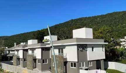 Casa à venda em Recanto dos Açores com 162 m², 3 q