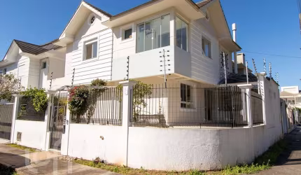 Casa à venda em Santa Mônica com 179 m², 3 quartos