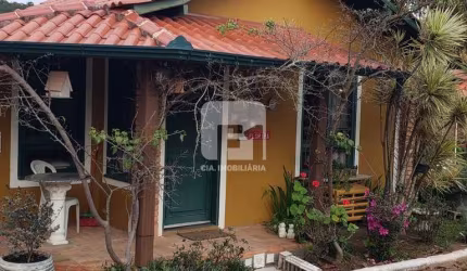 Chalé 1 Dormitório em condomínio em Canasvieiras