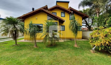 Casa de 2 suítes para locação no Campeche