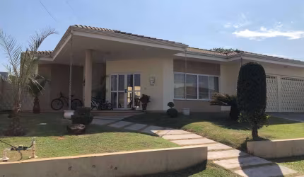 Casa no Condomínio Portal do Lago em Engenheiro Coelho - SP