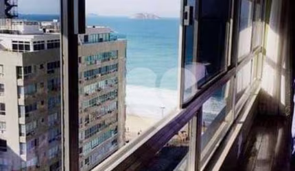 Apartamento no Leblon com  4 Quartos, Quadra da Praia