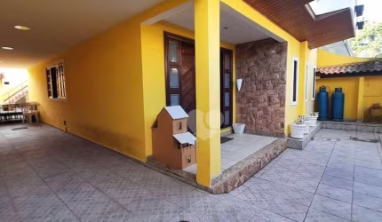 Casa 3 andares e Edicula Uruçanga a venda Freguesia Anil