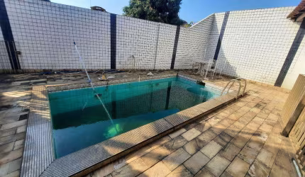 Casa triplex com 5 quartos, 5 vagas de garagem em Condomínio Fechado, Benfica, Rio de Janeiro/RJ