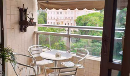 Apartamento com varanda,2 quartos com suíte e garagem
