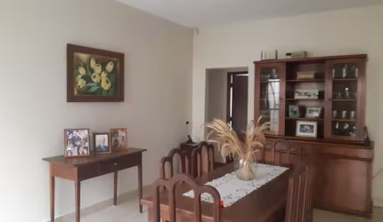 casa boa, solida cazeca proximo Av. rio branco