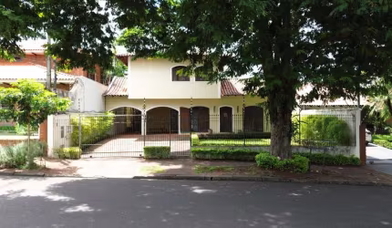 Sobrado para Venda em Maringá, Zona 02, 4 dormitórios, 2 suítes, 5 banheiros, 6 vagas