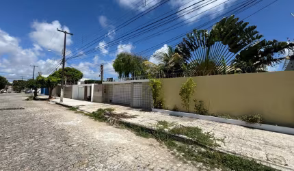 Casa 4/4 em capim macio