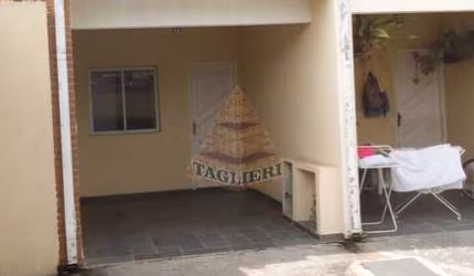sobrado em condomínio fechado com 82 M2, sendo 3 dorms