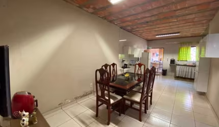 Casa com 2 quartos à venda na Vila Dirce, Carapicuíba  por R$ 250.000