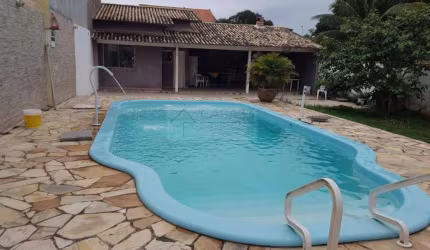 Casa com 4 quartos à venda na Rua Cento e Sessenta e Seis, 46, Itaipuaçú, Maricá, 260 m2 por R$ 598.000