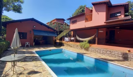 Casa mobiliada e equipada à venda em Valinhos, 4 dormitórios (1 suíte com hidro), lazer e garagem para vários