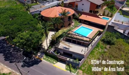 Casa à venda , Serra Negra -SP. Casa com 4 suítes (1 máster ),Sala de cinema/boate. Academia , Salão de jogos,  Sauna ,piscina ,quadra,  Área gourmet