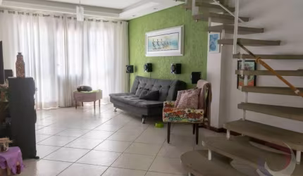 Casa Residencial de 4 dorms no bairro Nossa Senhora Do Rosario