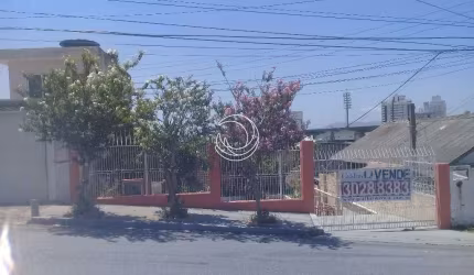 Terreno de 300m² no bairro Estreito
