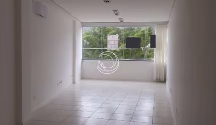 Sala Comercial de 38.9m² no bairro Córrego Grande