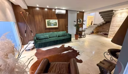 Casa Residencial de 4 dorms no bairro Campeche