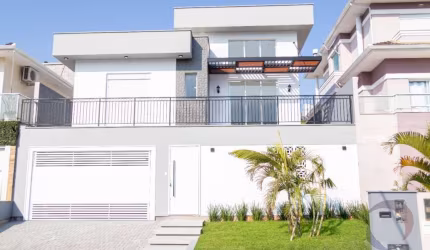 Casa de 208m² com 3 quartos sendo 1 suíte na Pedra Branca